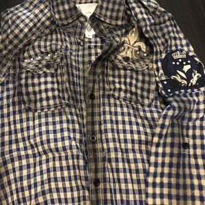 Roar button up